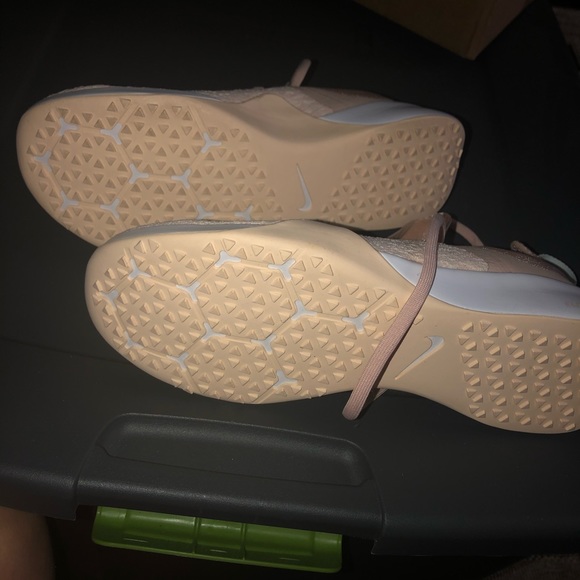 Nike Foundation Elite TR Particle Beige - Picture 3 of 4